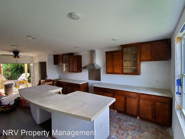Foto del edificio - 5 br, 4.5 bath House - 1501 Downey Street