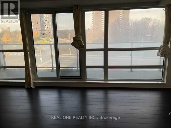 Photo du bâtiment - 2015 Sheppard Ave E