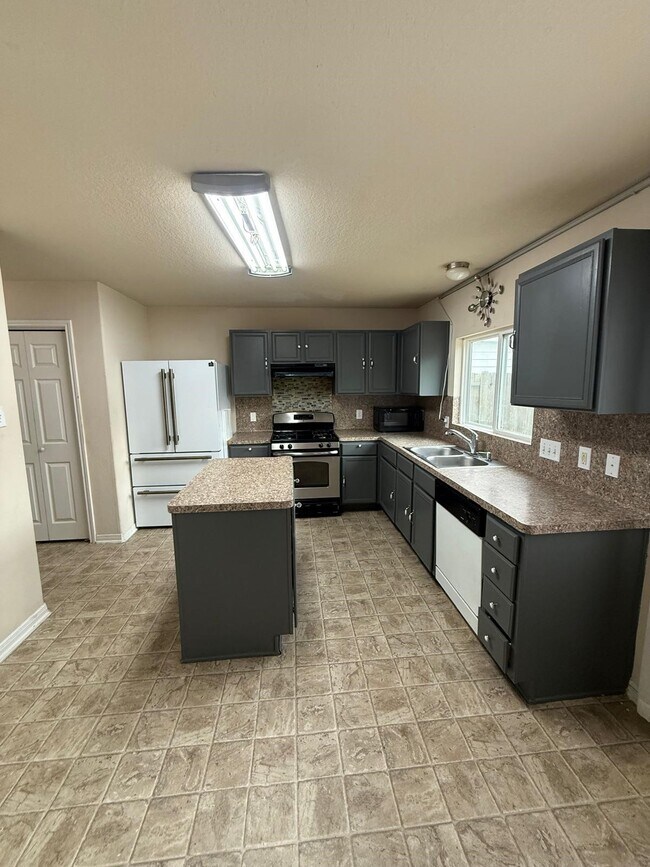 Building Photo - 3207 Zephyr Glen Way