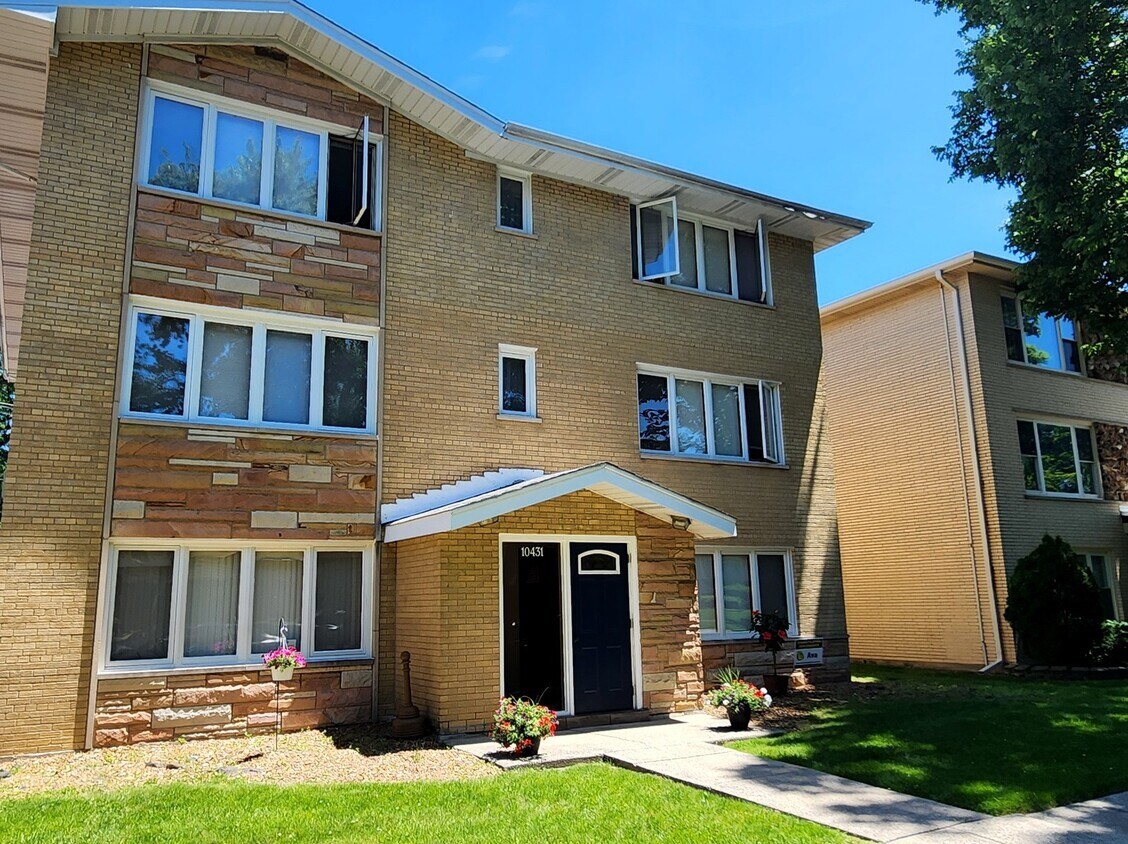 Primary Photo - 10431 S Keating Ave