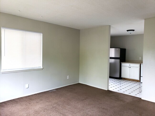 Foto del edificio - Large 4 bed / 2 bath house for rent