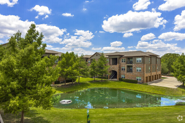 Building Photo - Heather Creek