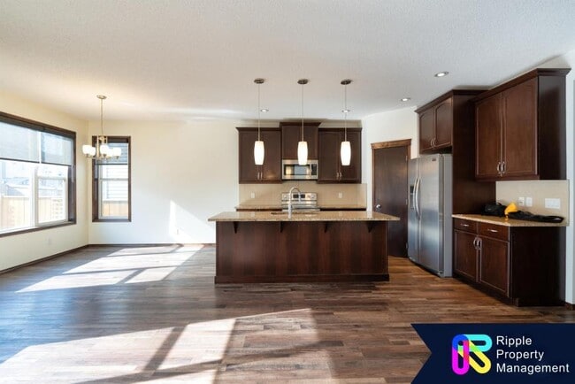 Building Photo - 5.0 bedroom in Calgary Alberta T3P 1E5