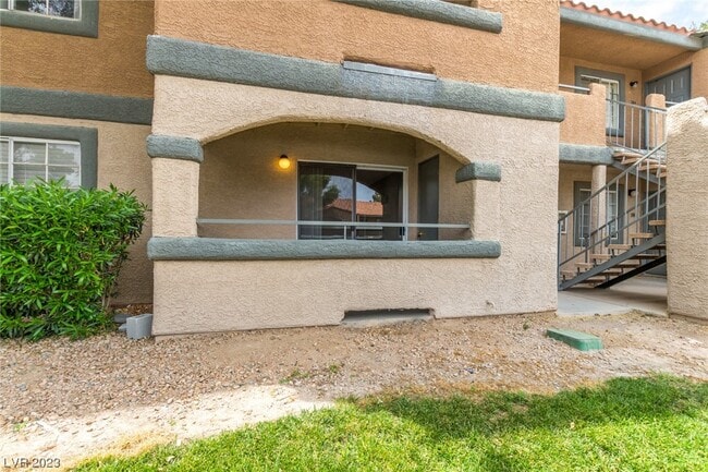 Building Photo - 201 Mission Laguna Ln