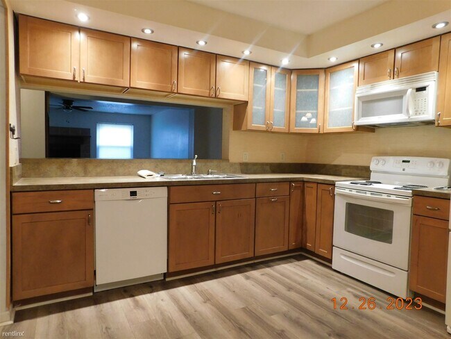 Building Photo - 3 br, 2.5 bath Townhome - 4702 Woodglen Ct