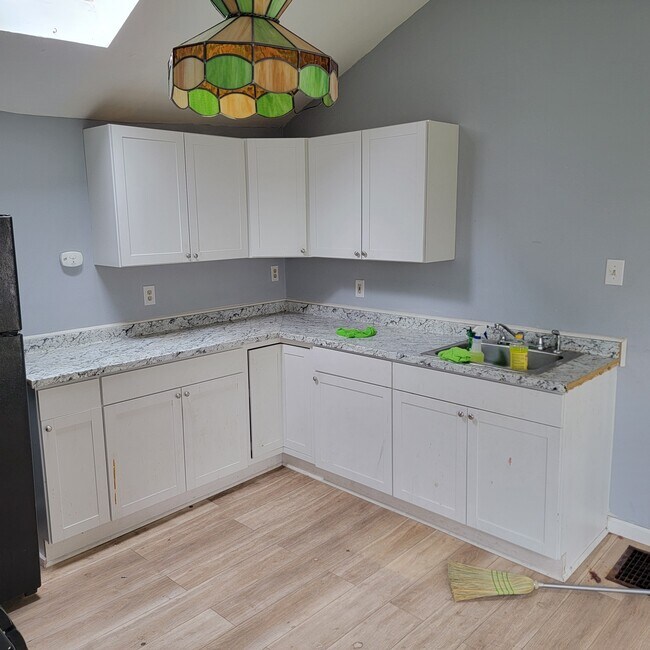 Photo - 210 Graves St House