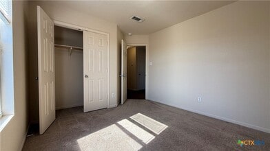 Building Photo - 2400 Price Dr