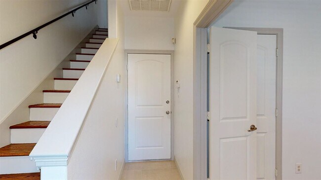 Foto del edificio - 3419 Home St