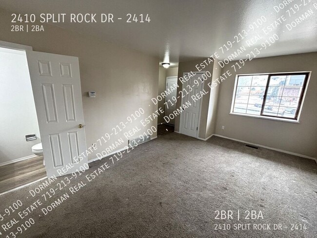 Foto del edificio - 2410 Split Rock Dr