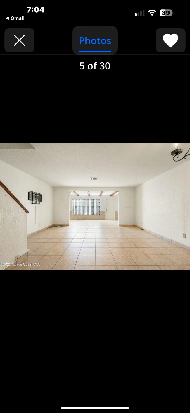Foto del edificio - 335 Paradise Blvd