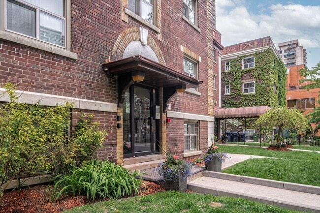 Building Photo - 54 Maitland St