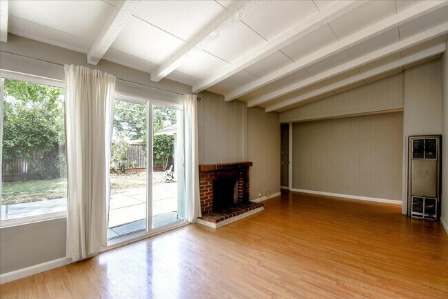 Building Photo - Great Home Great Location Great Schools