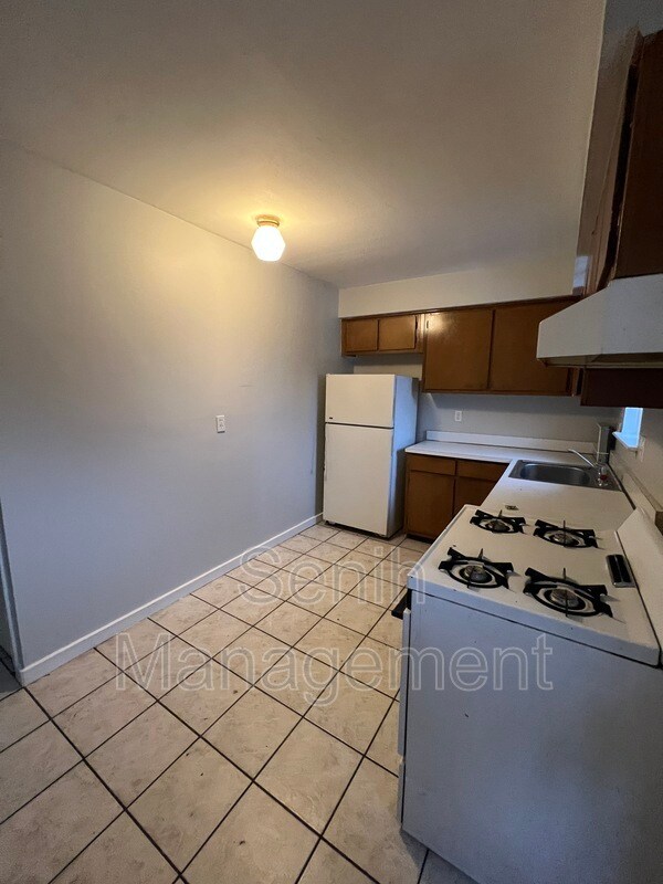 4071 Hazel Ave, Lincoln Park, MI 48146 House for Rent in Lincoln Park, MI