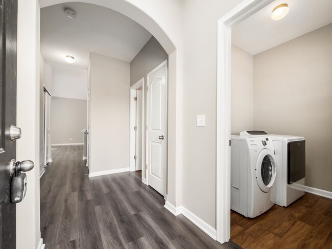Building Photo - 5507 Eagle River Dr