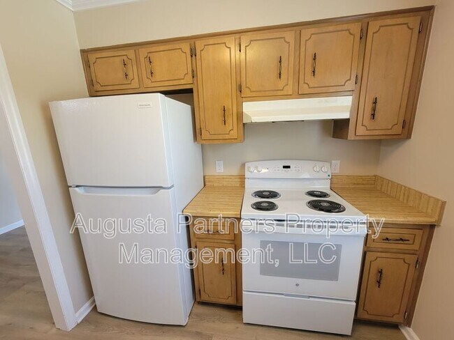 Foto del edificio - 207 Flores Ln