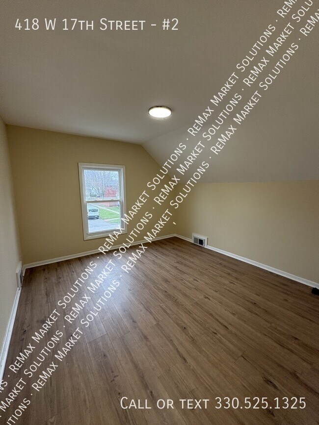Foto del edificio - 418 W 17th St