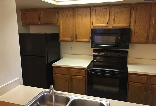 Building Photo - 3/3 In Rockwood Villas
