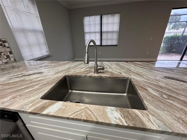 Foto del edificio - 7614 Bristol Cir