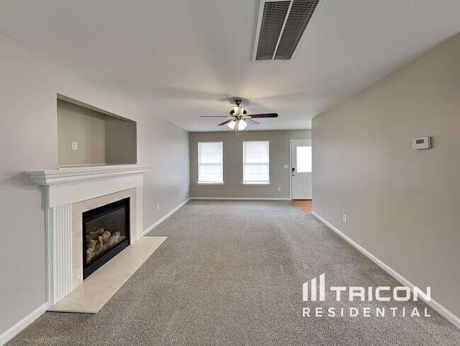 Foto del edificio - 106 Newport Dr