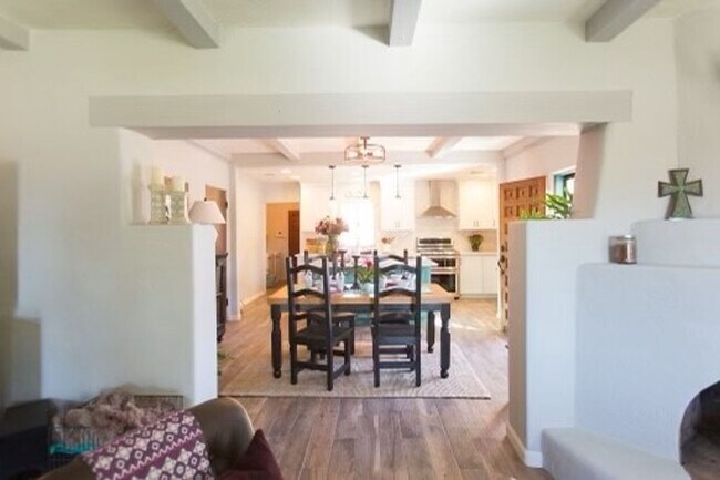 Foto del edificio - 1102 W Culver St