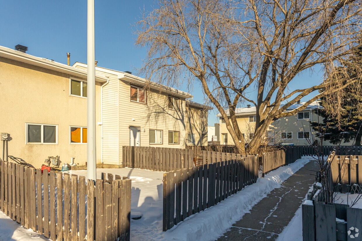 Building Photo - Richfield I & II