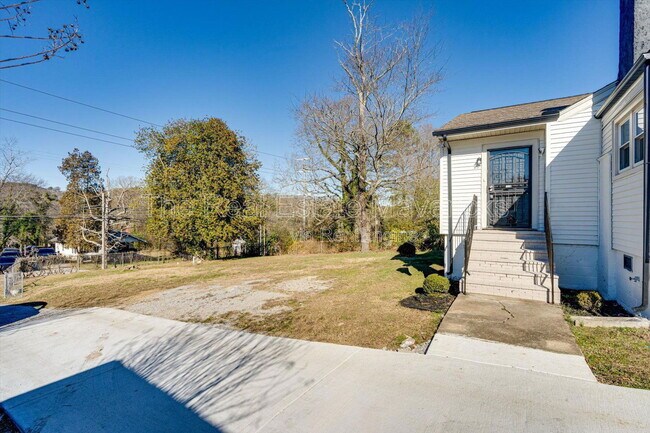 Photo - 1820 Tunnel Blvd House