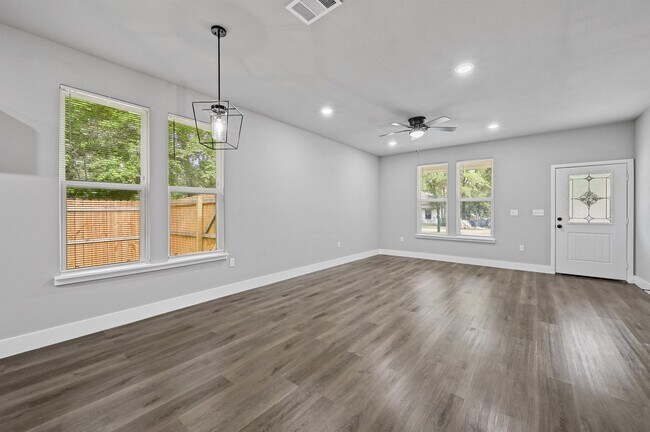Building Photo - 6147 Shawnee Dr