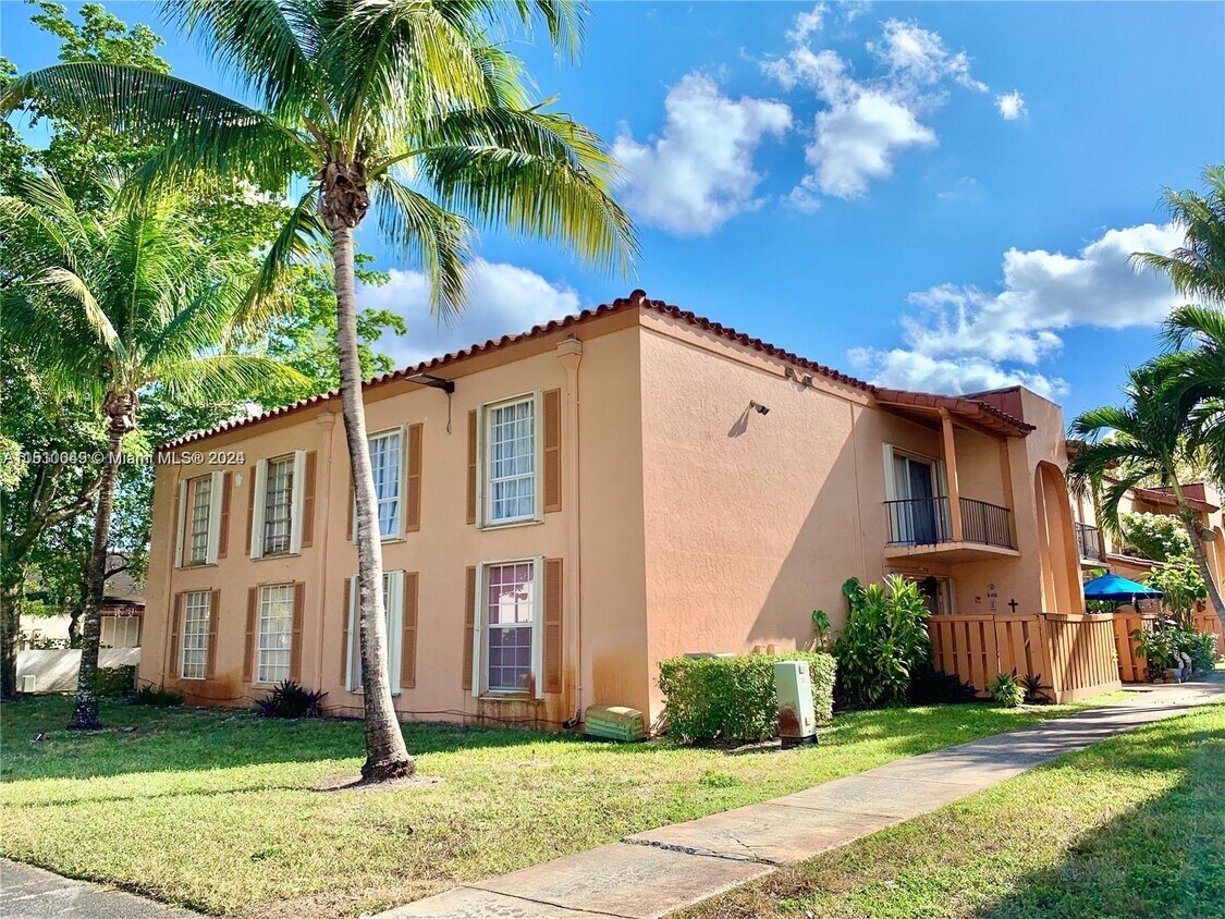 Primary Photo - 7105 Miami Lakes Dr
