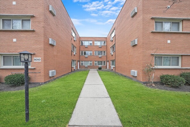 Building Photo - 8050 Niles Ave