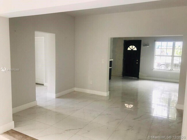 Foto del edificio - 770 NE 77th St