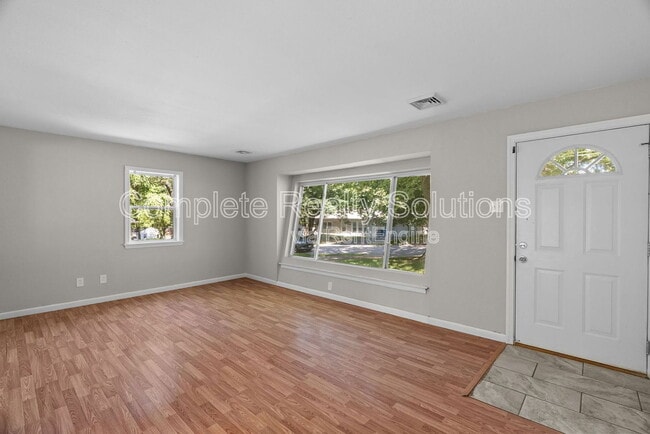Building Photo - 1144 Northdale Ave