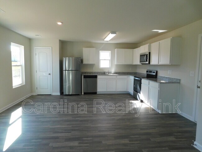 Building Photo - 1125 Woodruff Rd