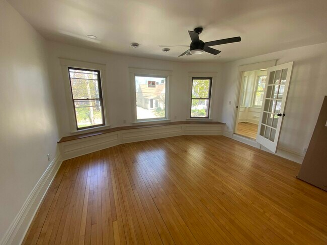 living room #2 - 1331 E Dayton St