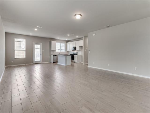 Foto del edificio - 920 Ravenwood Ln