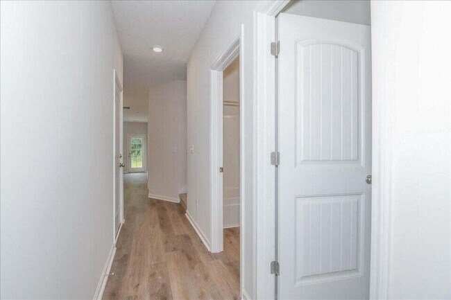 Foto del edificio - 317 Bordeaux Dr