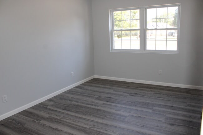 Building Photo - 1619 S Green River Rd