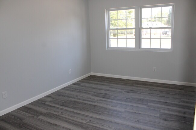 Foto del edificio - 1619 S Green River Rd