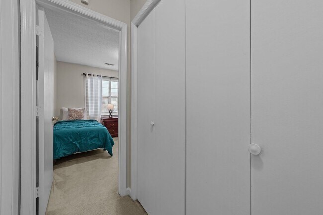 Foto del edificio - 4330 Edith Ln