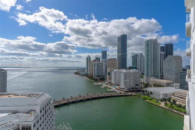 Foto del edificio - 701 Brickell Key Blvd