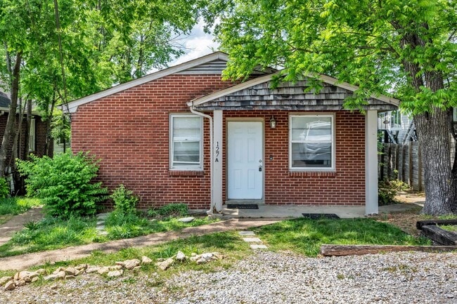 4 Bed 2 Bath Home | Sylvan Park - 4 Bed 2 Bath Home | Sylvan Park