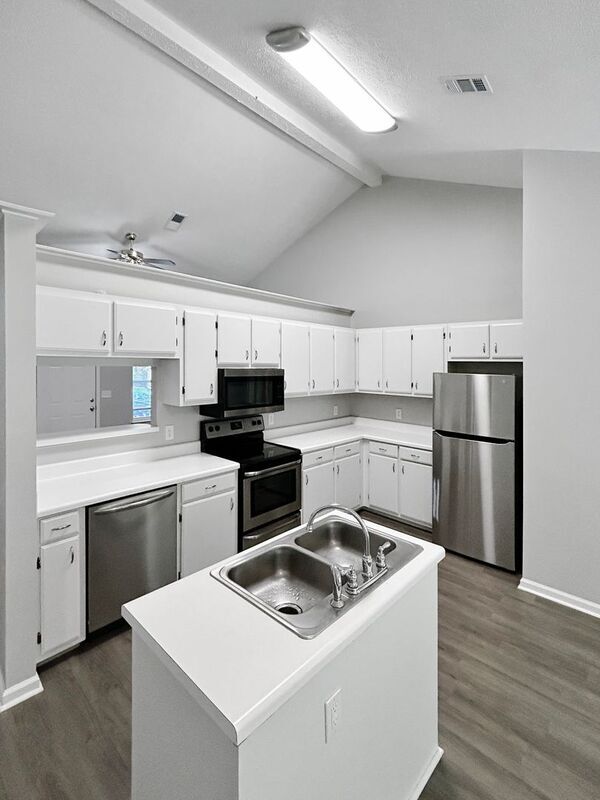 Building Photo - 3320 Dockside Dr