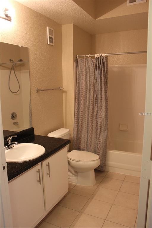 Foto del edificio - 2137 Lake Debra Dr
