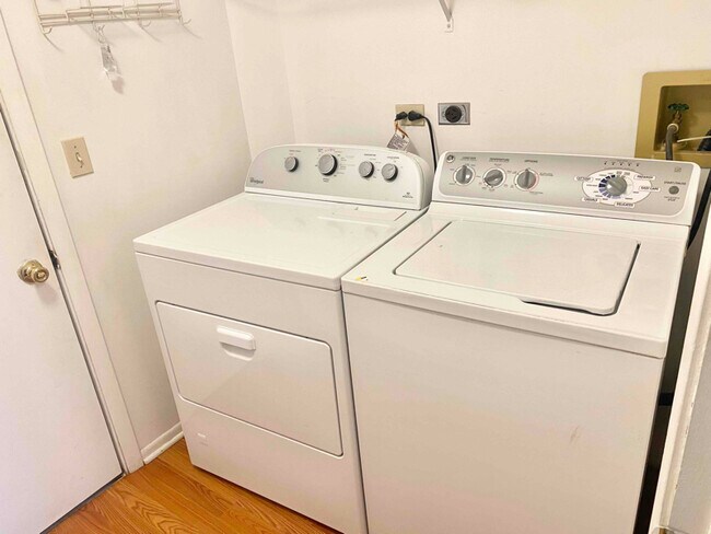 Building Photo - 1622 Woodhaven Ct