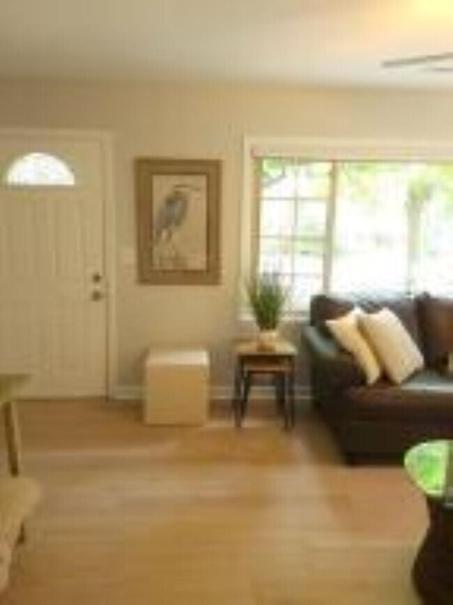 Foto del edificio - 1219 Ashley Hall Rd