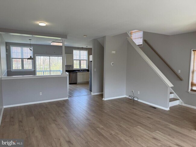 Foto del edificio - 25 Shawn Ln