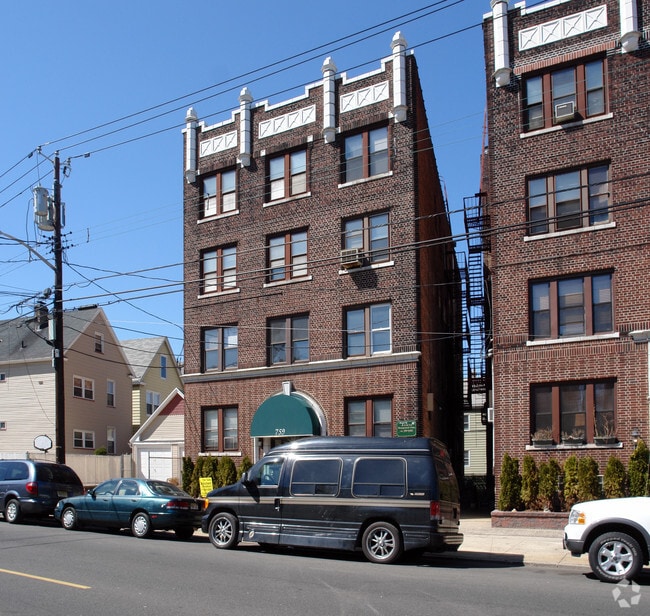 Building Photo - 759 Avenue A