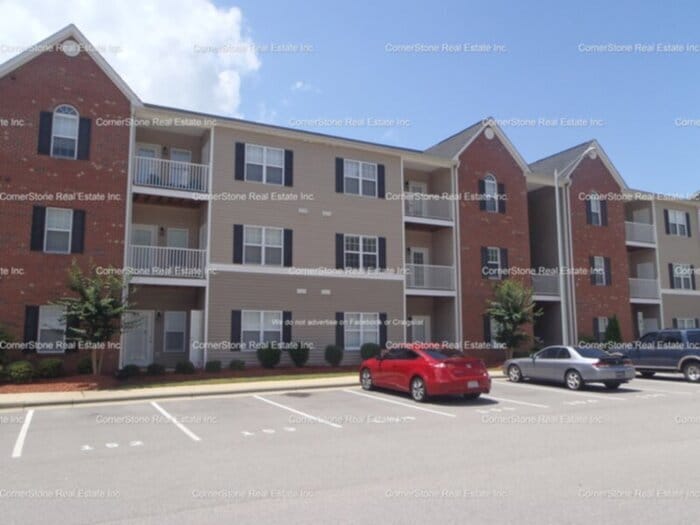 Primary Photo - 616 Marshtree Ln