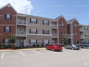 Building Photo - 616 Marshtree Ln