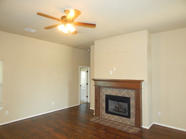 Foto del edificio - 3 bedrooms + 2 bathrooms + Study + Edmond Schools + Silverhawk Addition