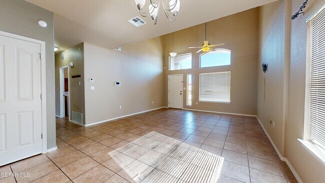 Foto del edificio - 7260 Turtle Creek Ct